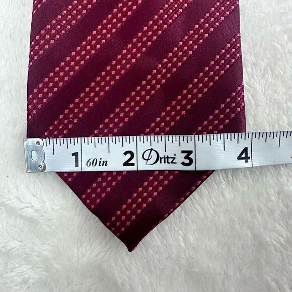 Sean John Men's Horizontal Dot Stripe Necktie Maroon Red Berry 100% Silk Tie - Picture 5 of 5